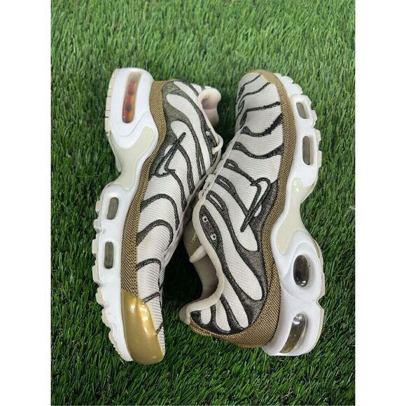 Size 8 women’s - Nike Air Max Plus Premium Ivory Gold CLEAN - Picture 8 of 8